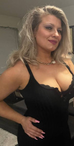 Relaxing, Wonderful massage by a Beautiful female therapist.In/outcall