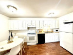 1bd 1ba, Close to Airport, Spacious Floorplans