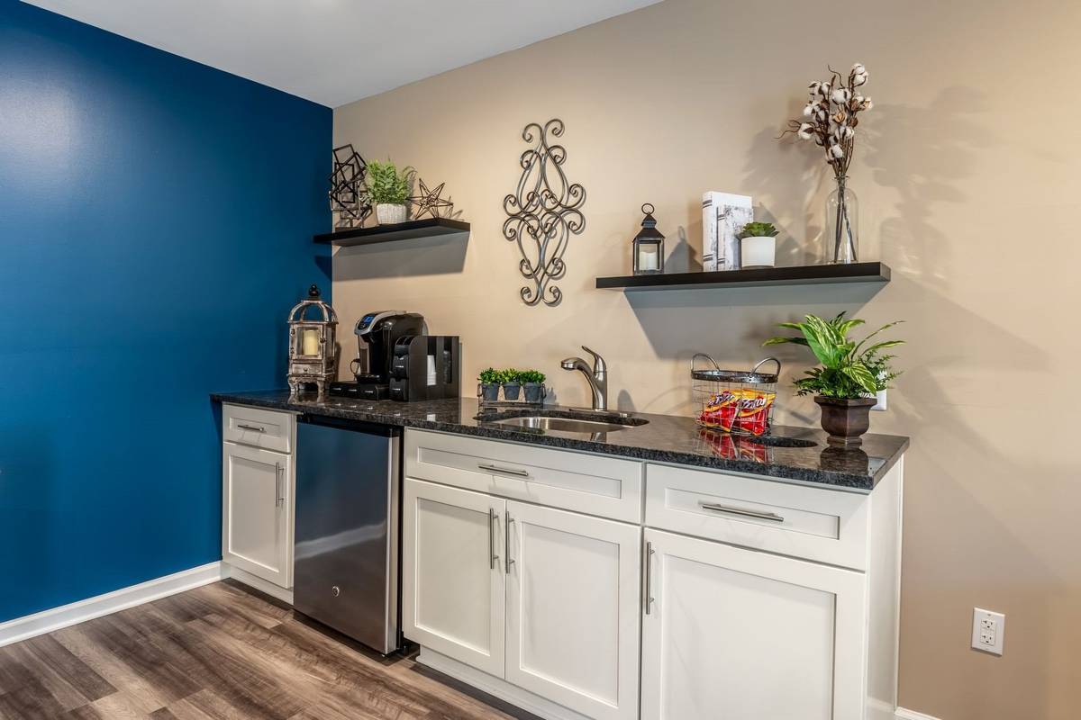 This 520 sq ft 1 bed, 1 bath is impressive!