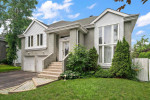Spacious 4 Bedroom Family Home in Ste-Anne-De-Bellevue