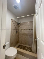 ✔This beautiful Modern 3 bedroom, 2 bathroom townhouse.