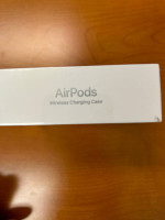 Apple AirPods with wireless charging case