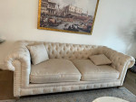Elegant sofa in good condition!