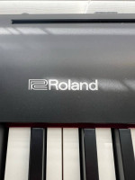 Roland FP-30 Paino (88 key)
