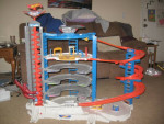 Hot Wheels Super Ultimate Garage - Motorized Elevator Lift