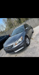 2011 Honda Accord EX for sale with 71k miles, clean title, runs great, priced at $2500.
