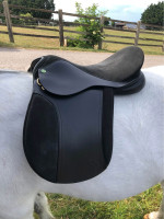 16” Wide Saddle – Like New – Ideal for Wide, Flat-Backed Ponies