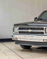Front view of a 1992 Chevrolet S-10 EL with a V6 engine in pristine condition