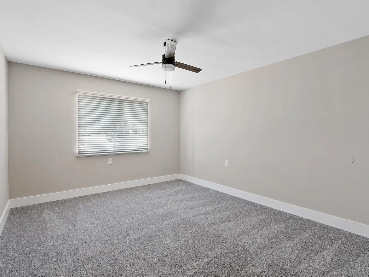 2 bedrooms 1bath