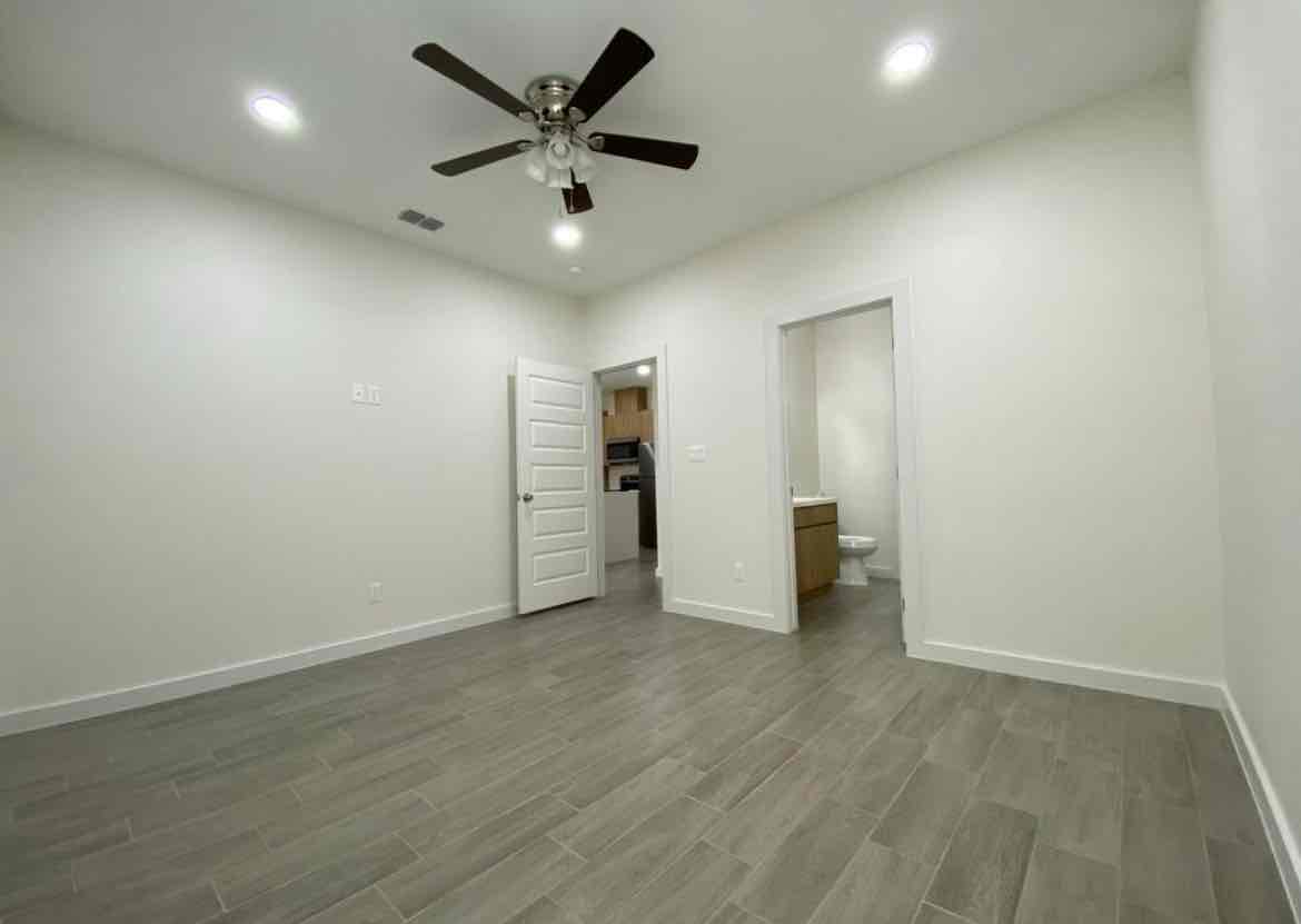 2 bedrooms 2 Baths
