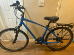 24 Speed GIANT CYPRESS DX Hybrid Bike18 inch frame fantastic condition