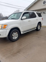 2002 Toyota Sequoia in white color, garage kept, with 136,000 miles, perfect motor and transmission, suitable for off-road.