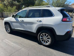 2019 Jeep Cherokee Latitude FWD in great condition, featuring 4-cylinder engine and touchscreen infotainment system.