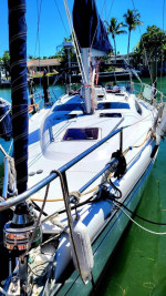 Hunter 38' Beautiful Modern Style w\ Sugar Scoop