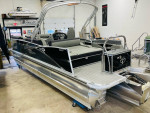 25’ Performance tritoon 300hp pontoon