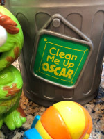 Clean Me Up Oscar The Grouch Sesame Street! Bath time FUN!!