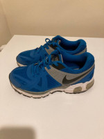 Nike Air Max Running Shoes /Sneakers Size 3.5 Youth